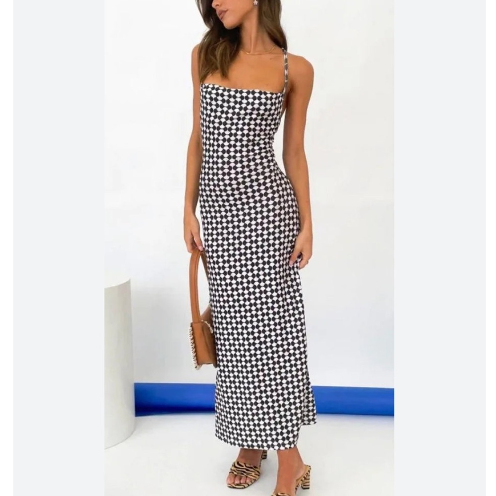 VRG GRL Don’t look back midi dress black and white print